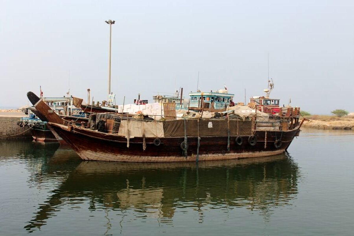 توقیف ۱۶ فروند شناور حامل کالای قاچاق در بوشهر