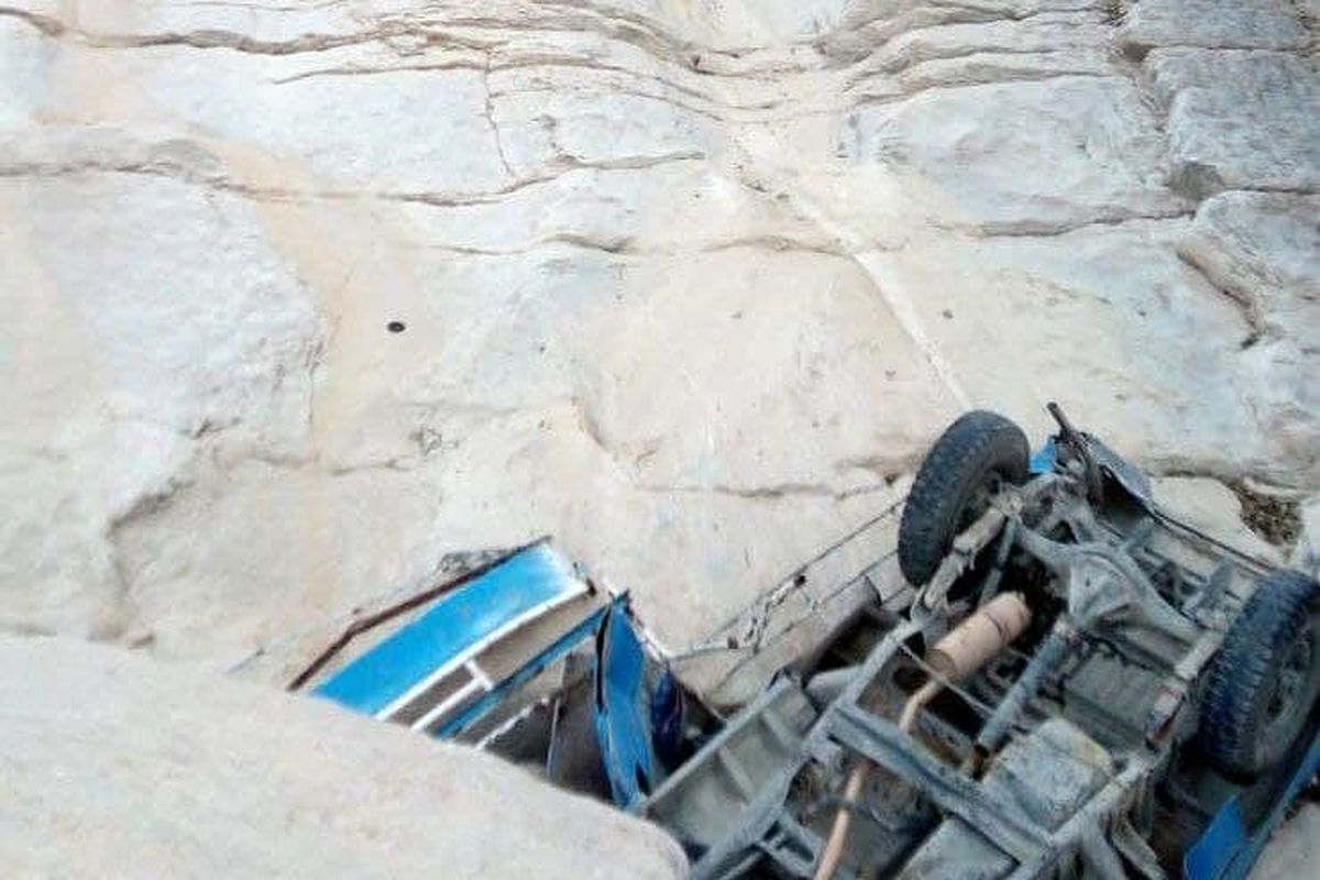 ۷ کشته و مصدوم بر اثر سقوط نیسان وانت از کوه