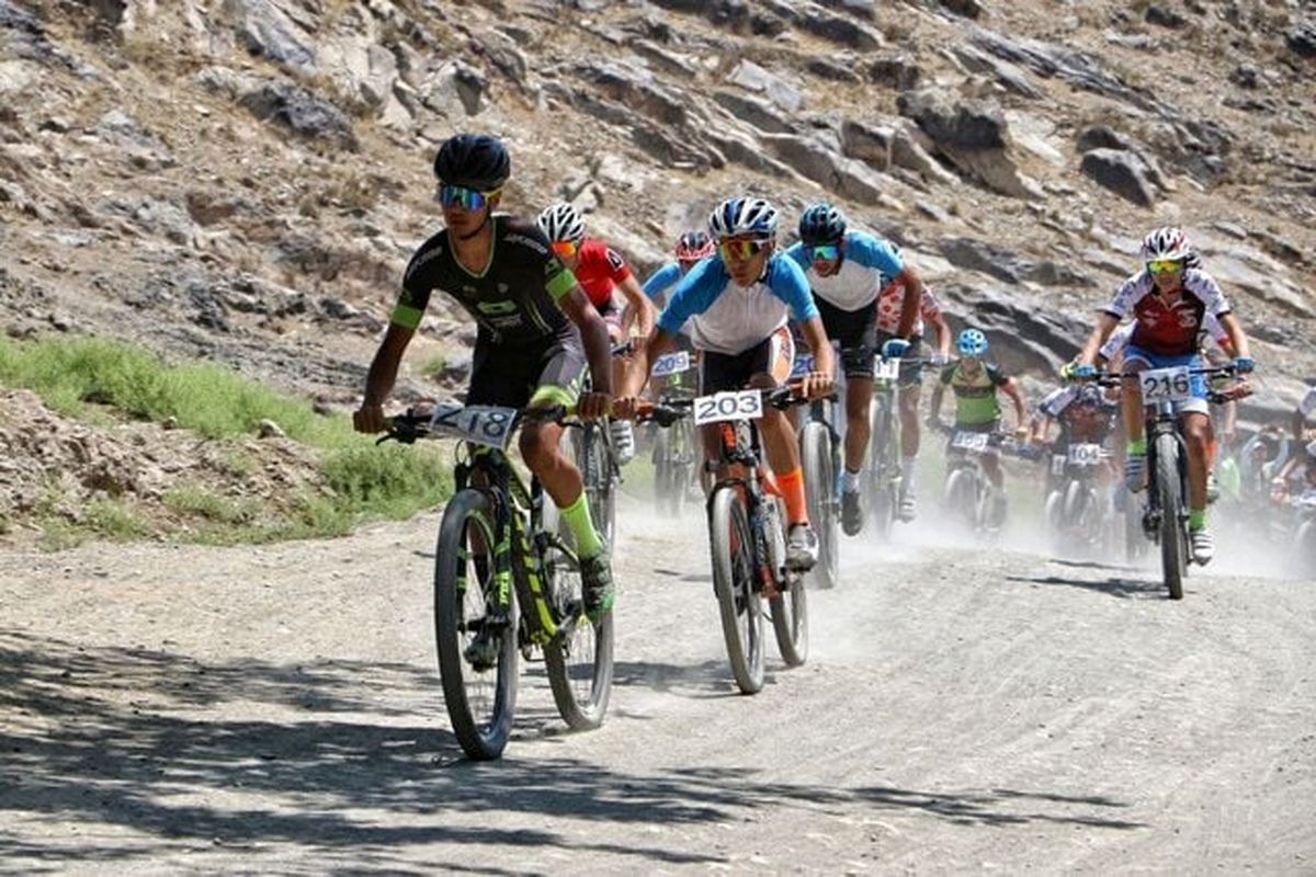 پایان مسابقات دوچرخه‌سواری کوهستان در طرقبه