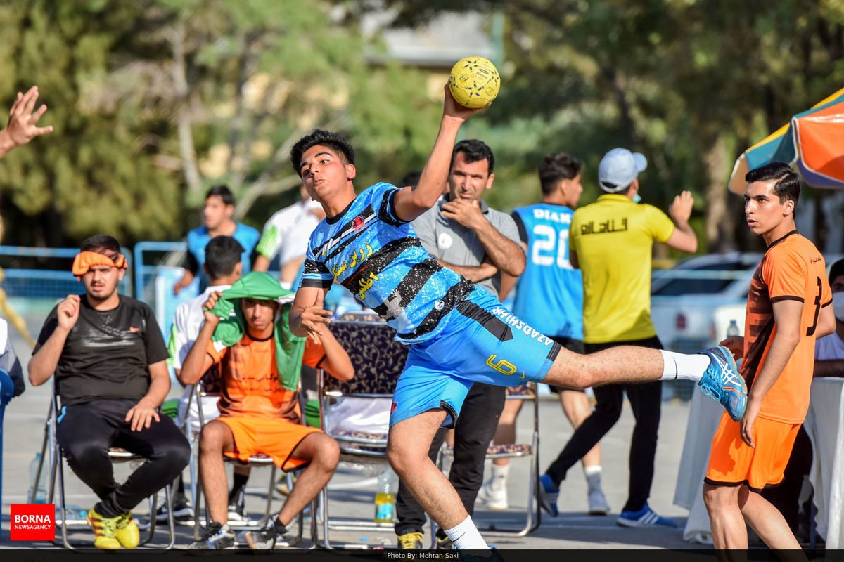 مهاجران قهرمان رقابت های هندبال پنج نفره نوجوانان کشور شد