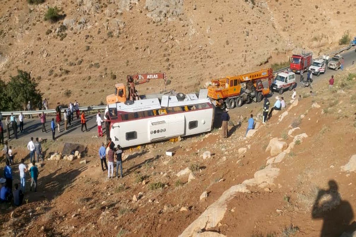 دو فوتی و ۲۶ مصدوم در حادثه امروز واژگونی اتوبوس خبرنگاران