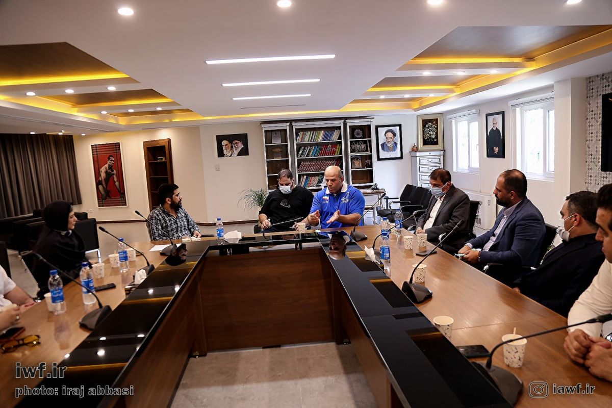 مدیرکل ورزش و جوانان گیلان با علیرضا دبیر دیدار کرد