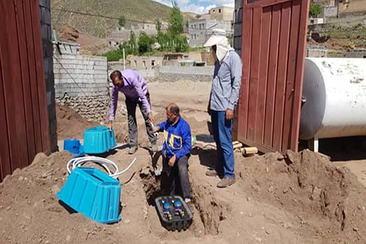 استاندارد سازی انشعابات آب روستای رازی شهرستان خوی