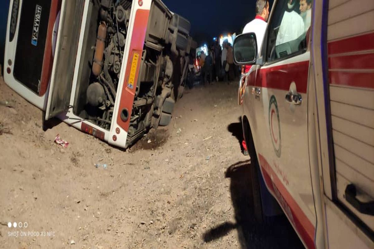 تصادف هولناک یک اتوبوس دیگر این‌بار در جاده سلفچگان-قم/ شمار مصدومان اعلام شد+ عکس
