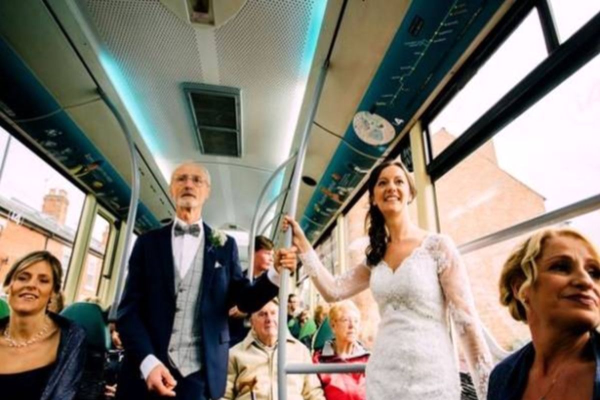 عروس خسیس با اتوبوس به مراسم ازدواجش رفت! + عکس