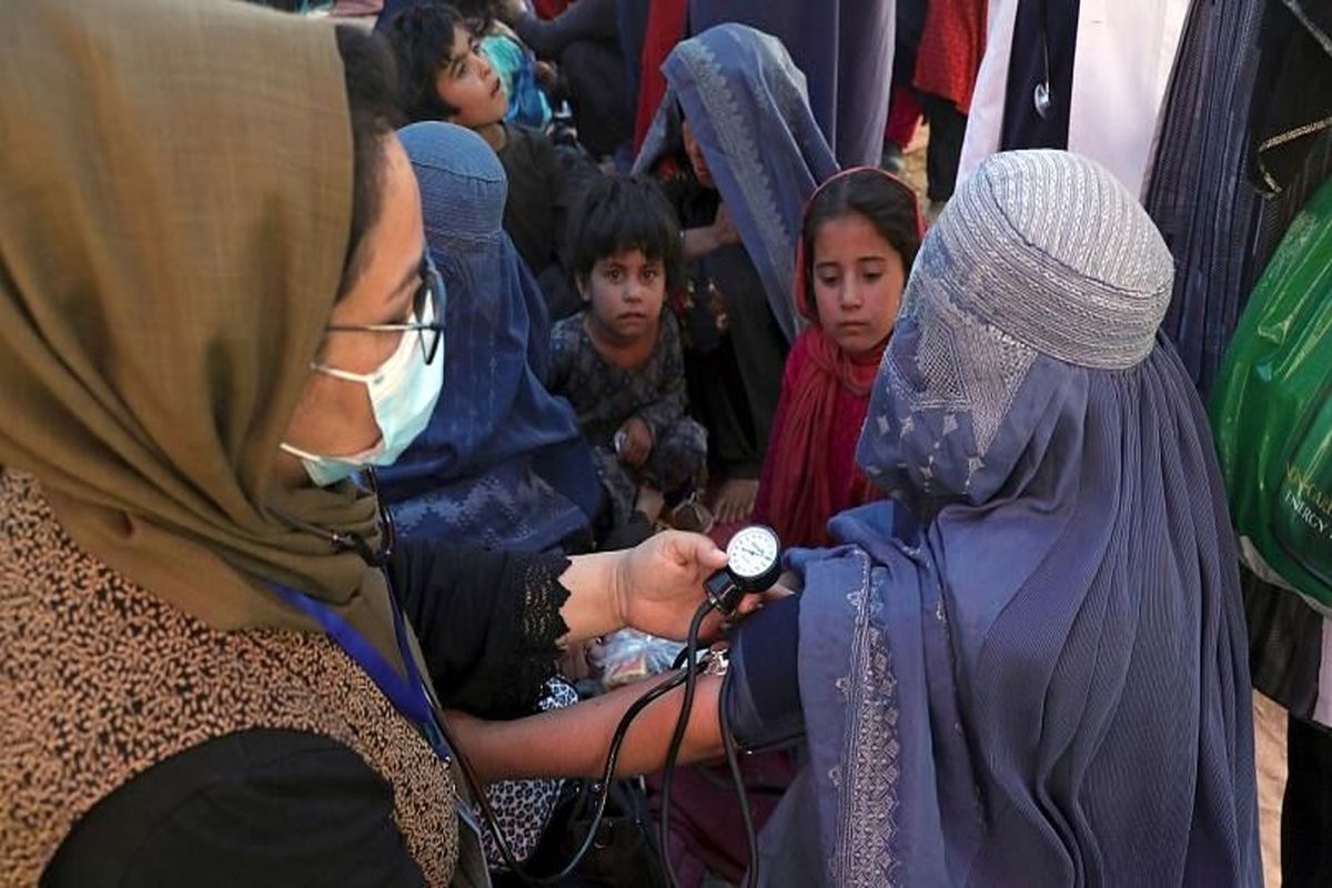 صلیب سرخ به داد افغانستان رسید/ درمان بیش از ۴ هزار مجروح افغان