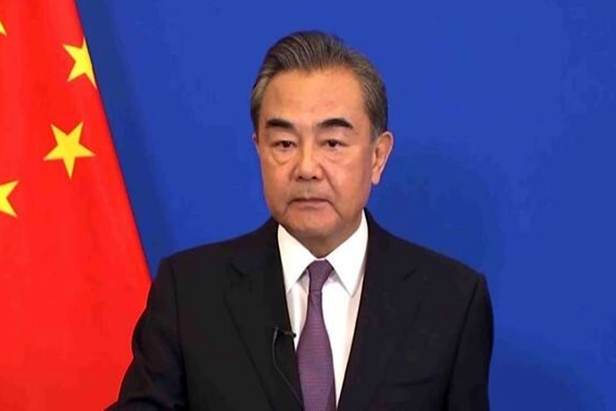 وزیر خارجه چین با همتای انگلیسی خود گفتگو کرد