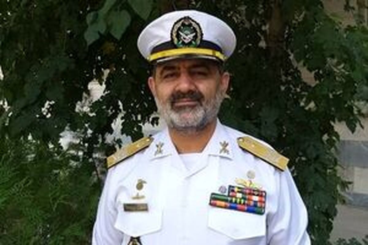 قدردانی مولوی عبدالحمید از رهبر انقلاب در پی انتصاب یک شهروند اهل‌سنت به فرماندهی نیروی دریایی ارتش