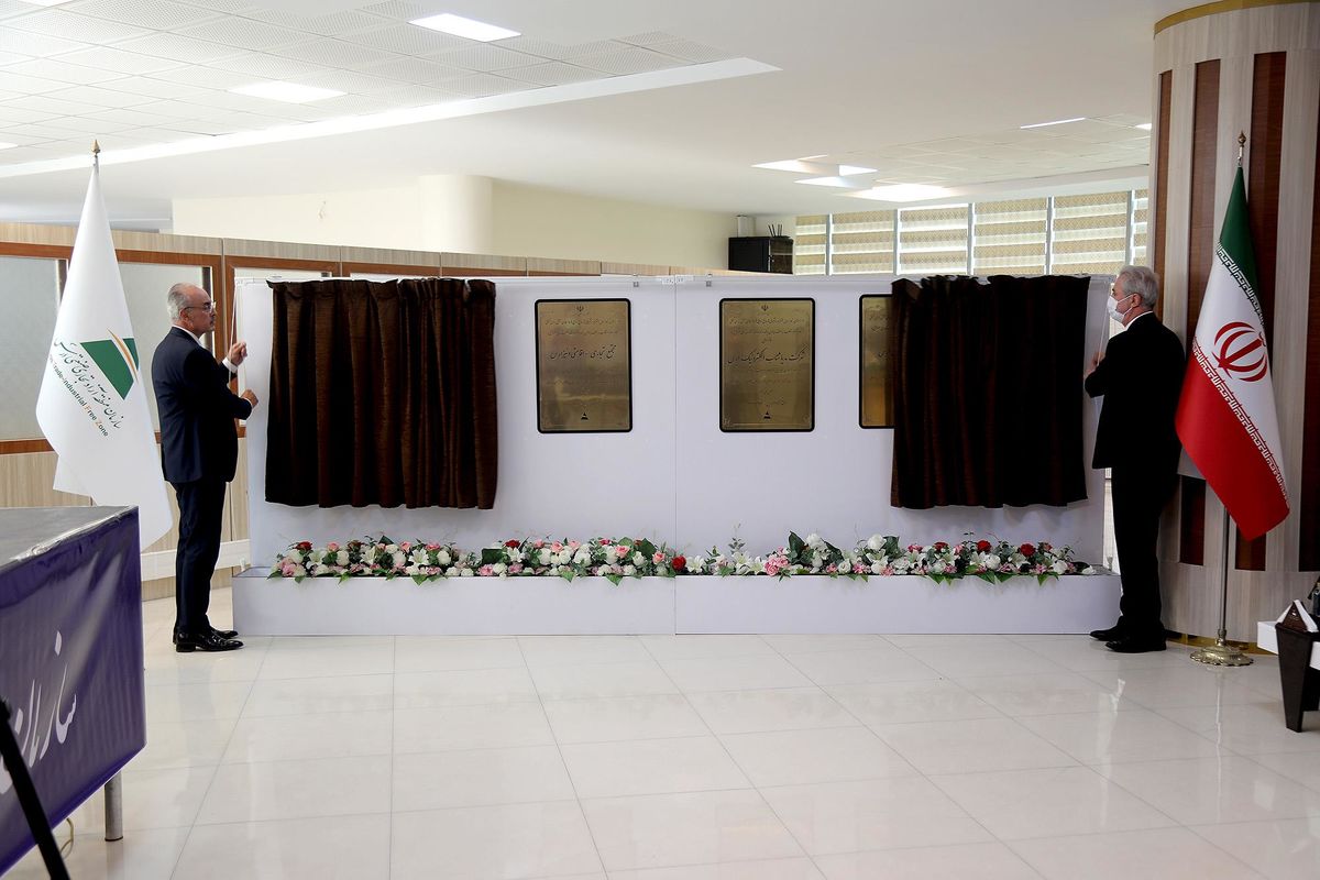 بهره‌برداری از ۲۰ پروژه سرمایه‌گذاری در منطقه آزاد ارس/ افتتاح خط تولید خودرو، فولاد و کولر گازی