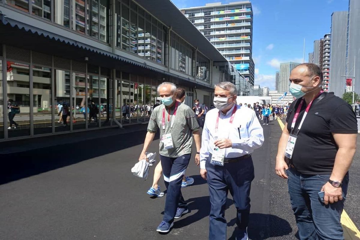 بازدید صالحی امیری از دهکده بازی‌ها