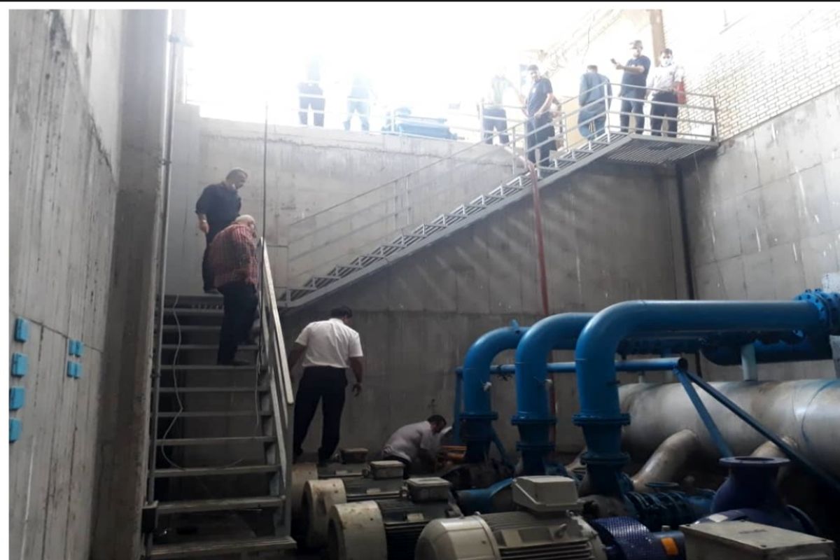 عملیات تخلیه آب از تاسیسات پمپاژ ایستگاه امام حسین(ع)