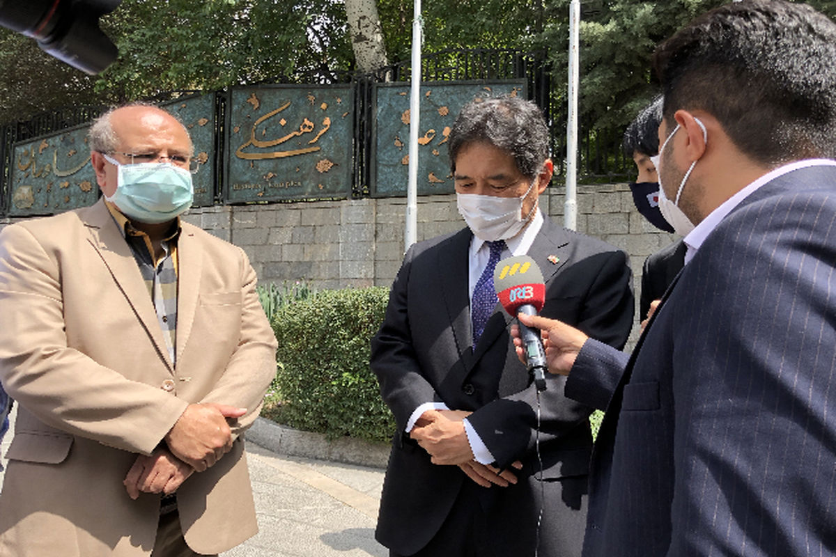 بازدید سفیر ژاپن در ایران از پایگاه واکسیناسیون مستقر در مجموعه فرهنگی تاریخی نیاوران
