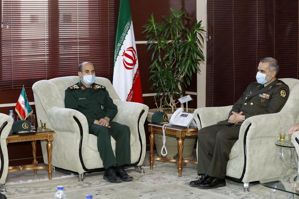 فرمانده قرارگاه سایبری و تهدیدات نوین قرارگاه مرکزی خاتم الانبیاء(ص) با وزیر جدید دیدار کرد