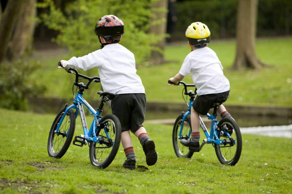 چه کسانی مسئولیت کودکان دوچرخه سوار در سوانح رانندگی برعهده دارند؟