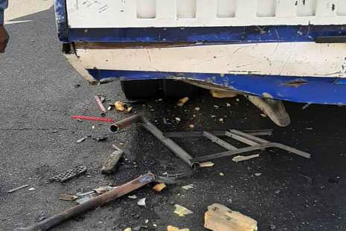 تصادف شدید پراید با کامیونت در بزرگراه همدانی