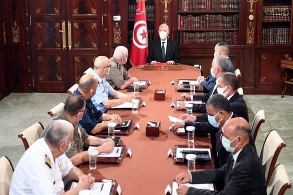 رئیس‌جمهوری تونس تعلیق پارلمان را تمدید کرد