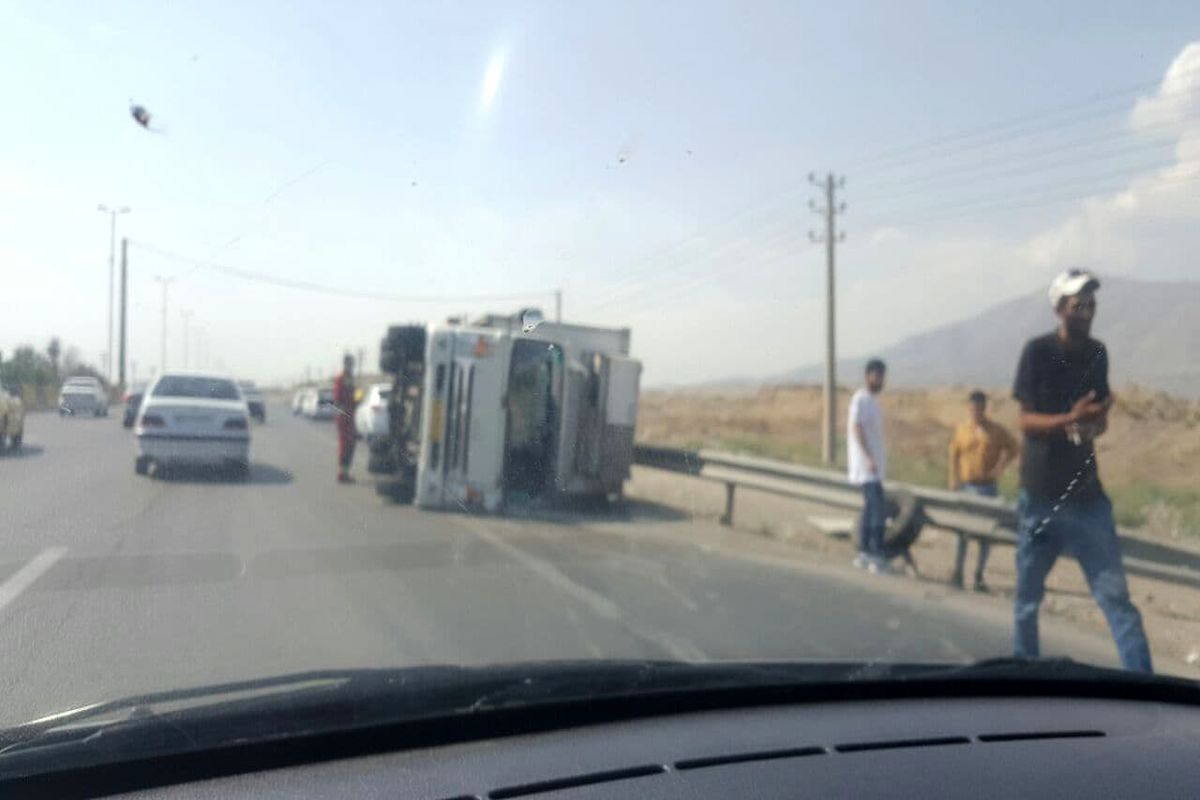 تذکر جدی پلیس راهور تهران بزرگ  به دستفروشان و بساط گستران در بزرگراه‌ها