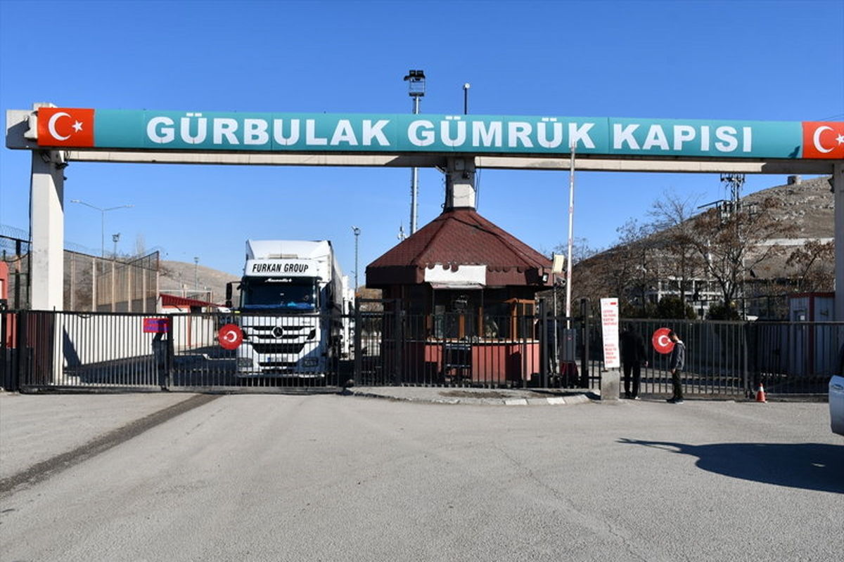 ممنوعیت تردد مسافر در  پایانه‌های مرزی زمینی همجوار با ترکیه ادامه دارد