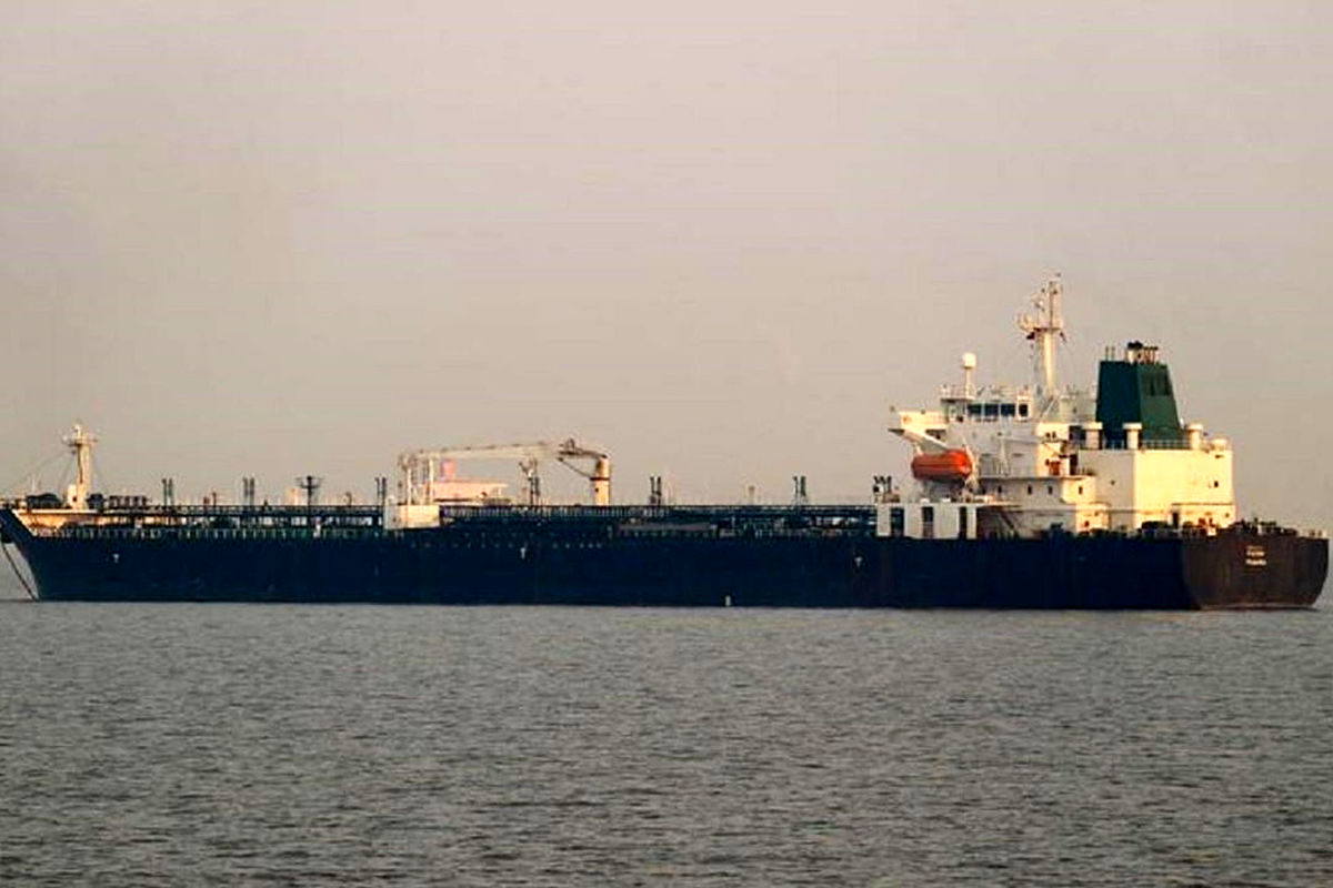 سومین نفت کش حامل سوخت ایران به مقصد لبنان عازم شد