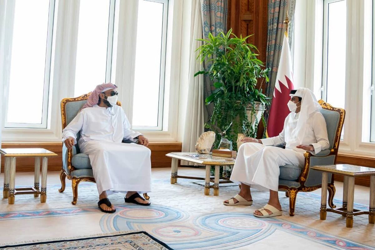 دیدار مشاور امنیت ملی امارات با امیر قطر