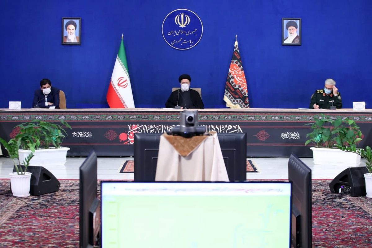 واردات واکسن کرونا ازسوی هر نهاد یا شخصی باید تحت اشراف و نظارت وزارت بهداشت باشد/ با سواستفاده کنندگان از موضوع واکسن، قاطعانه برخورد شود