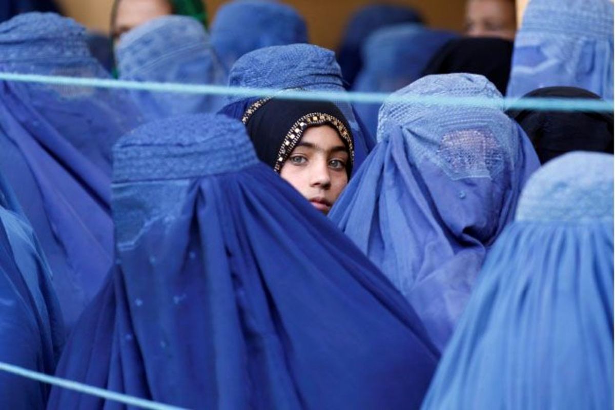 مشکلات زنان افغانستان در ایران؛ از حاشیه نشینی تا نبود آینده ای روشن/ چه باید کرد؟