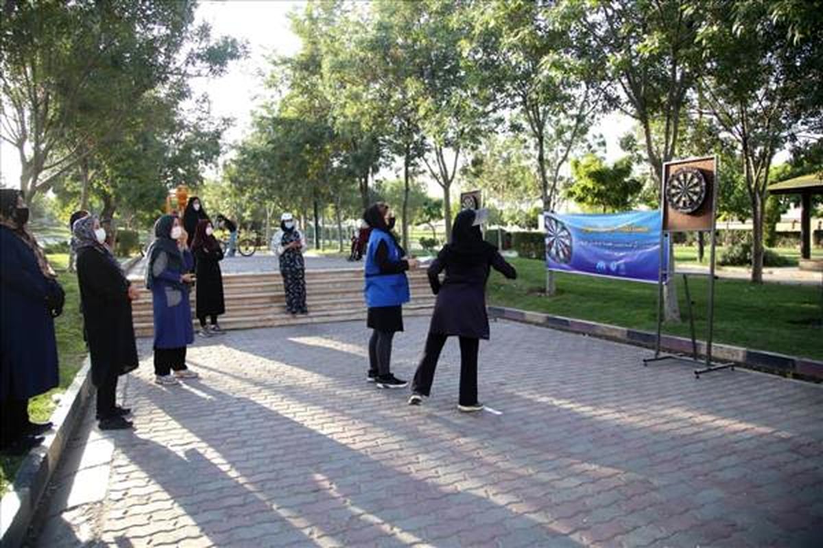 مسابقه دارت ویژه بانوان در بوستان ارکیده قزوین برگزار شد