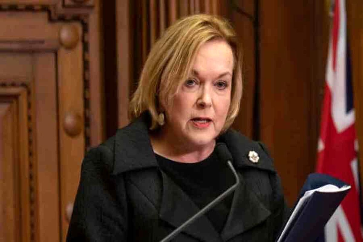 واکنش «کالینز» به خروج آمریکا از پیمان تجاری آرام/ آمریکا احمق است