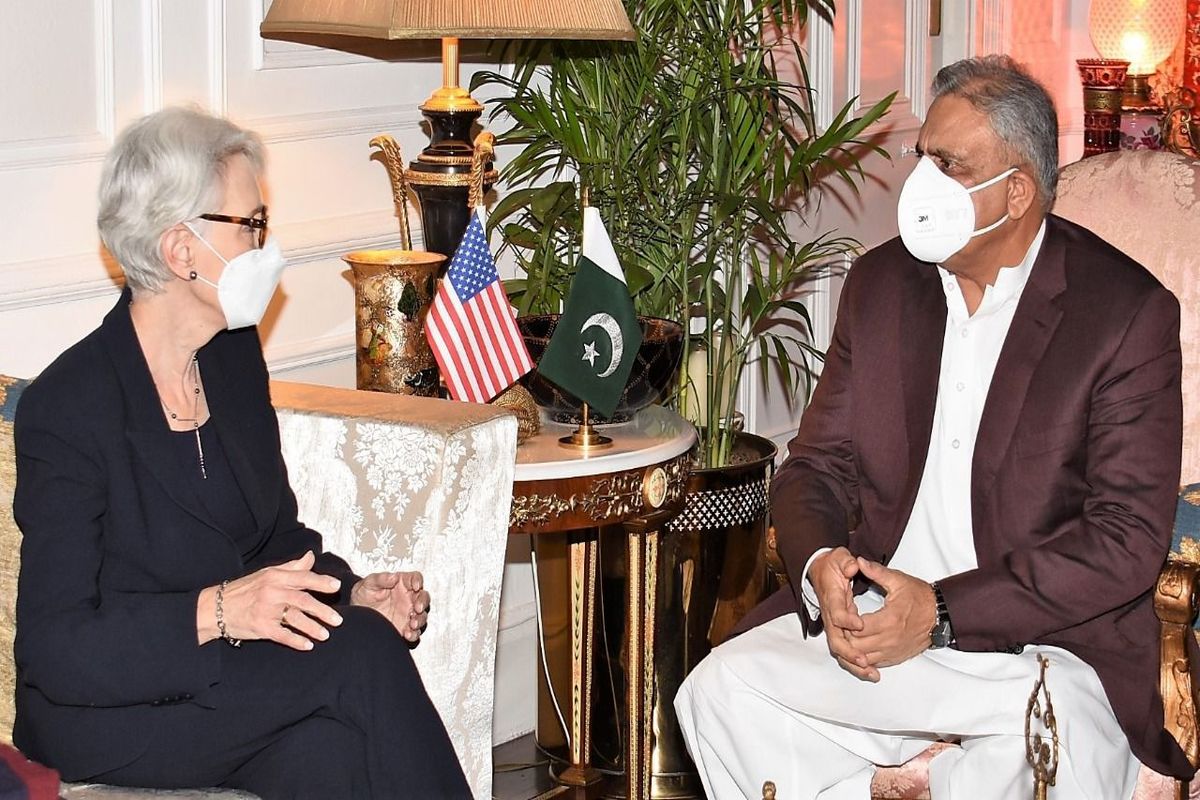 معاون وزیرخارجه آمریکا با فرمانده ارتش پاکستان گفتگو کرد