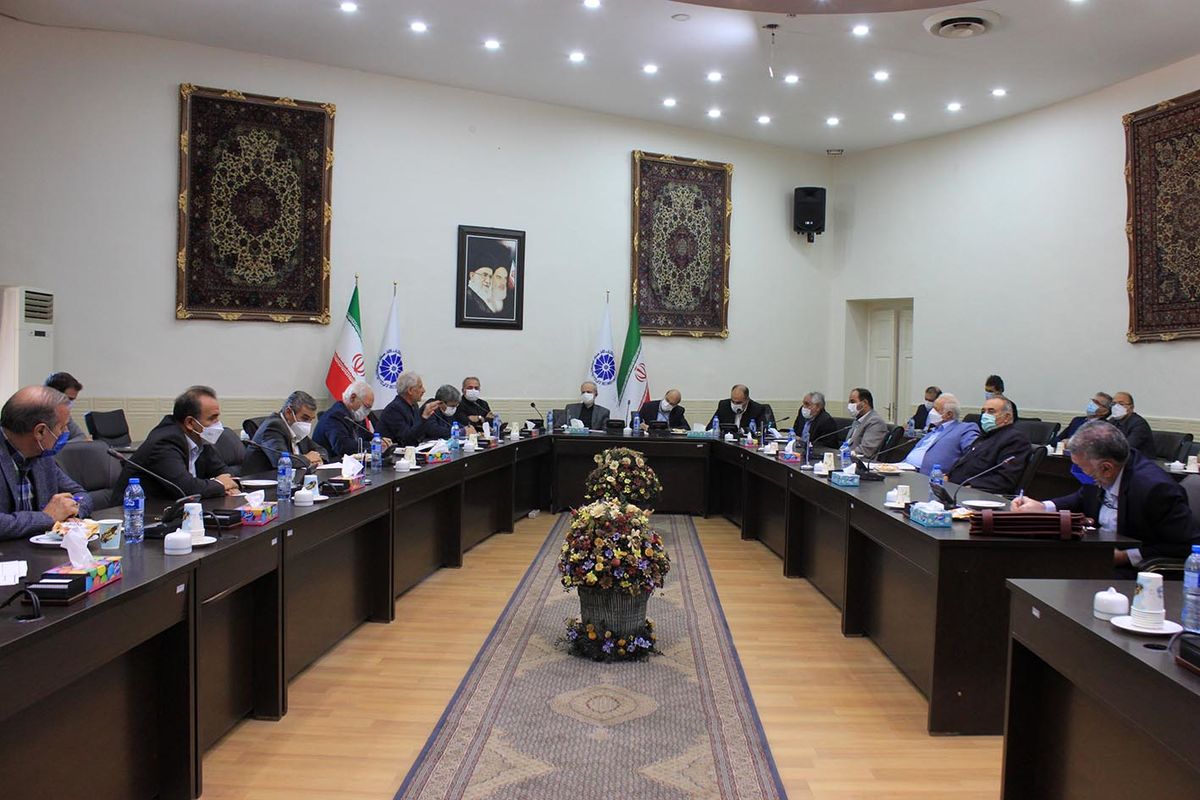 فعالان بخش خصوصی برای حل مشکلات یکدیگر پای کار بیایند