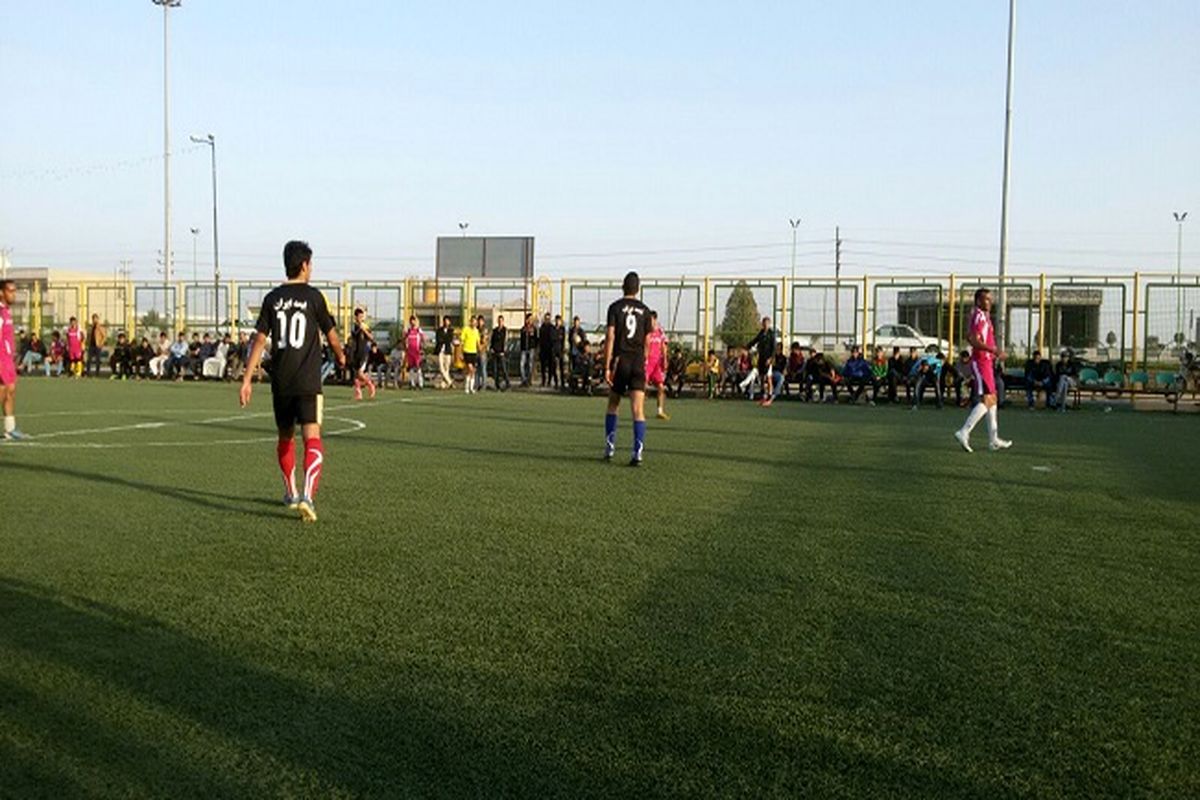 نخستین دوره مسابقات مینی فوتبال جام شهدای زرامین و نیروی انتظامی نهاوند برگزار می شود