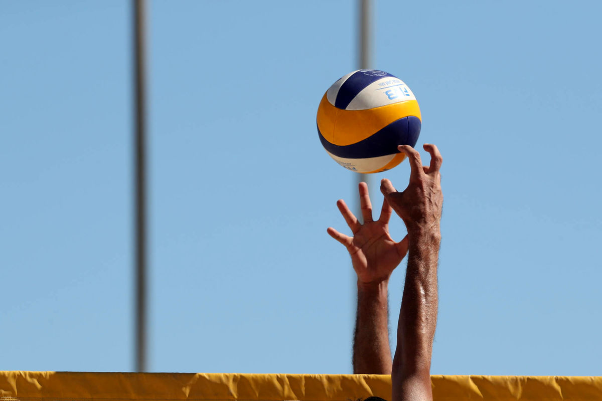 آغاز رقابت‌های والیبال ساحلی زیر ۱۶ سال کشور در مشهد