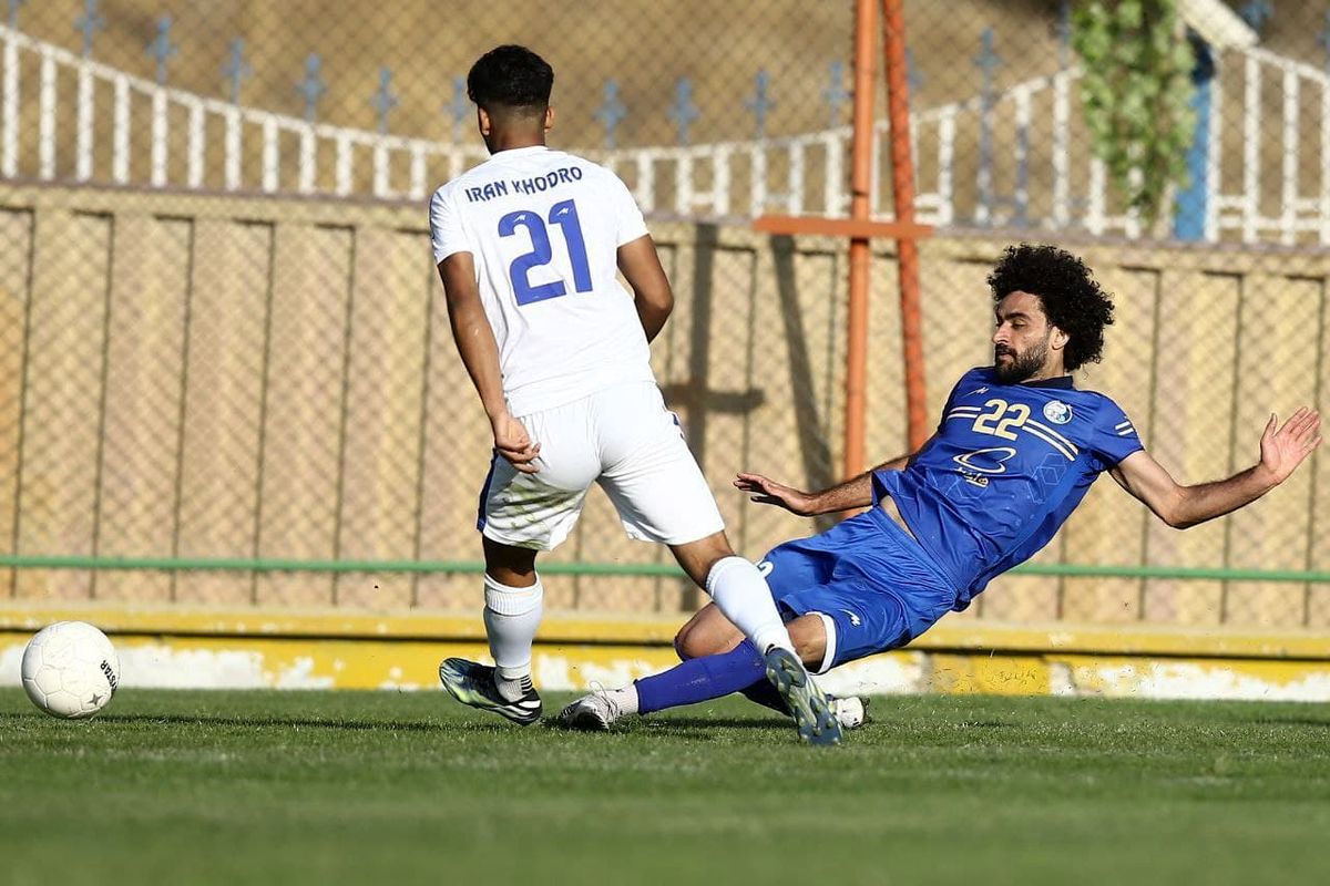 استقلال محک می‌خورد