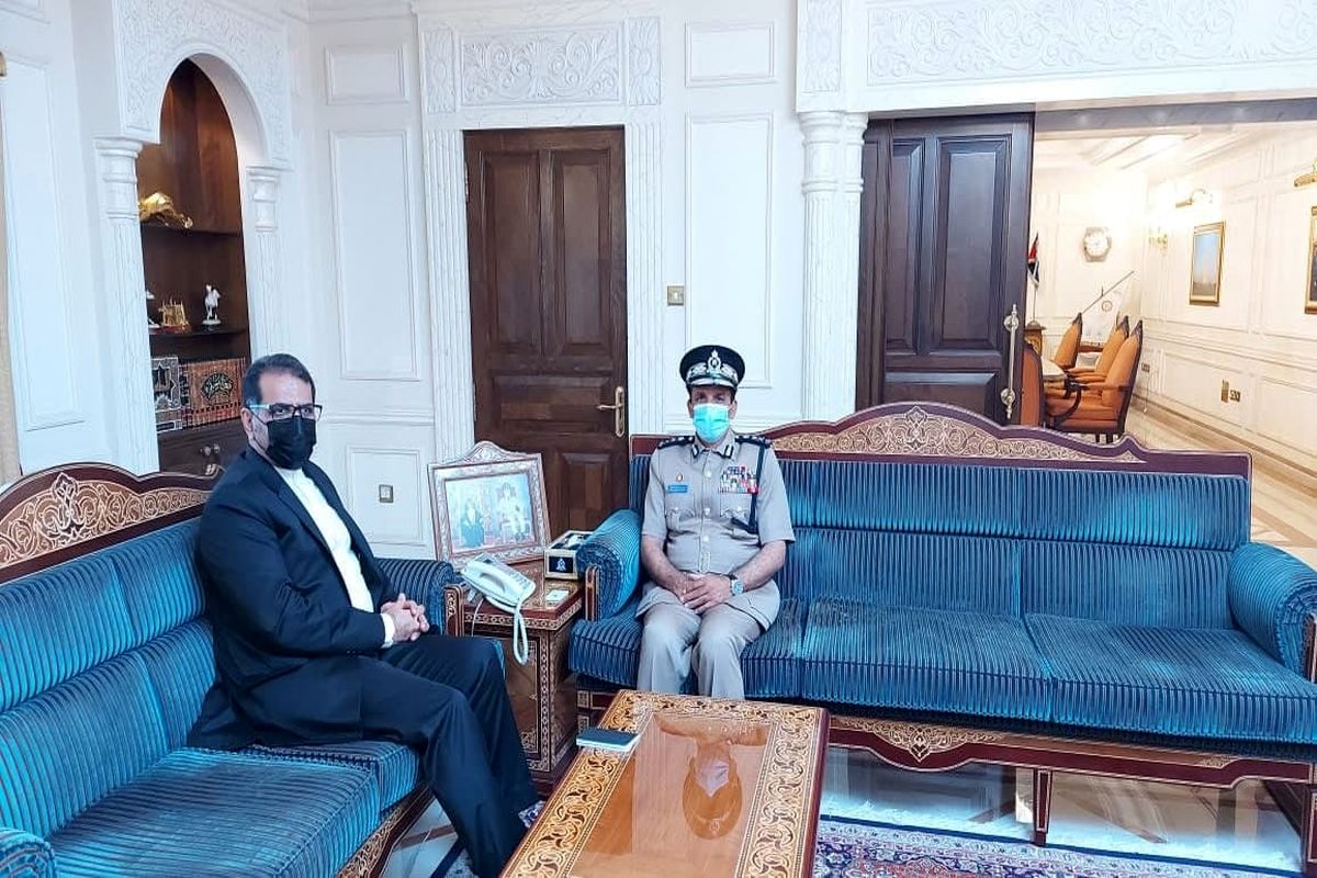 سفیر ایران در مسقط با بازرس کل پلیس و گمرک سلطنت عمان دیدار کرد