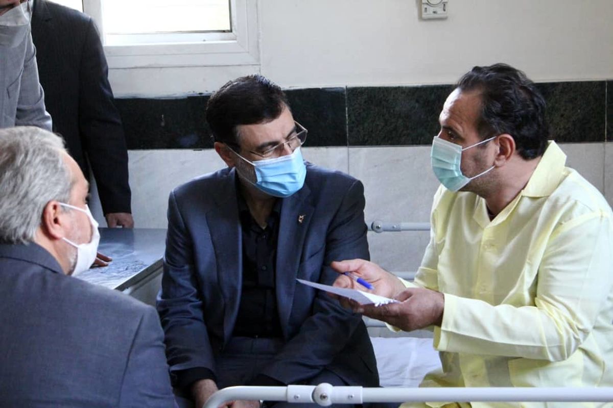 دیدار رئیس بنیاد شهید و امور ایثارگران و وزیر صمت با جانبازان بیمارستان نیایش