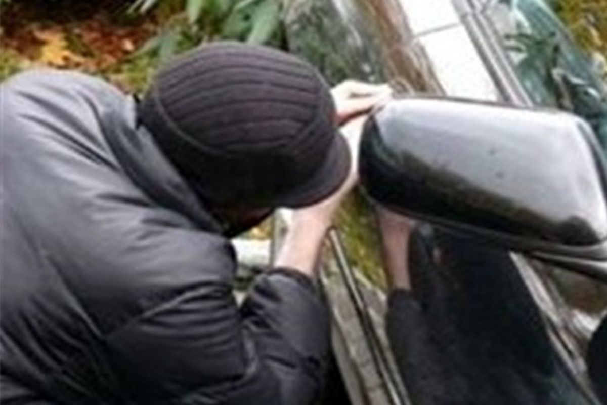 اعتراف به ۲۵ فقره سرقت محتویات خودرو
