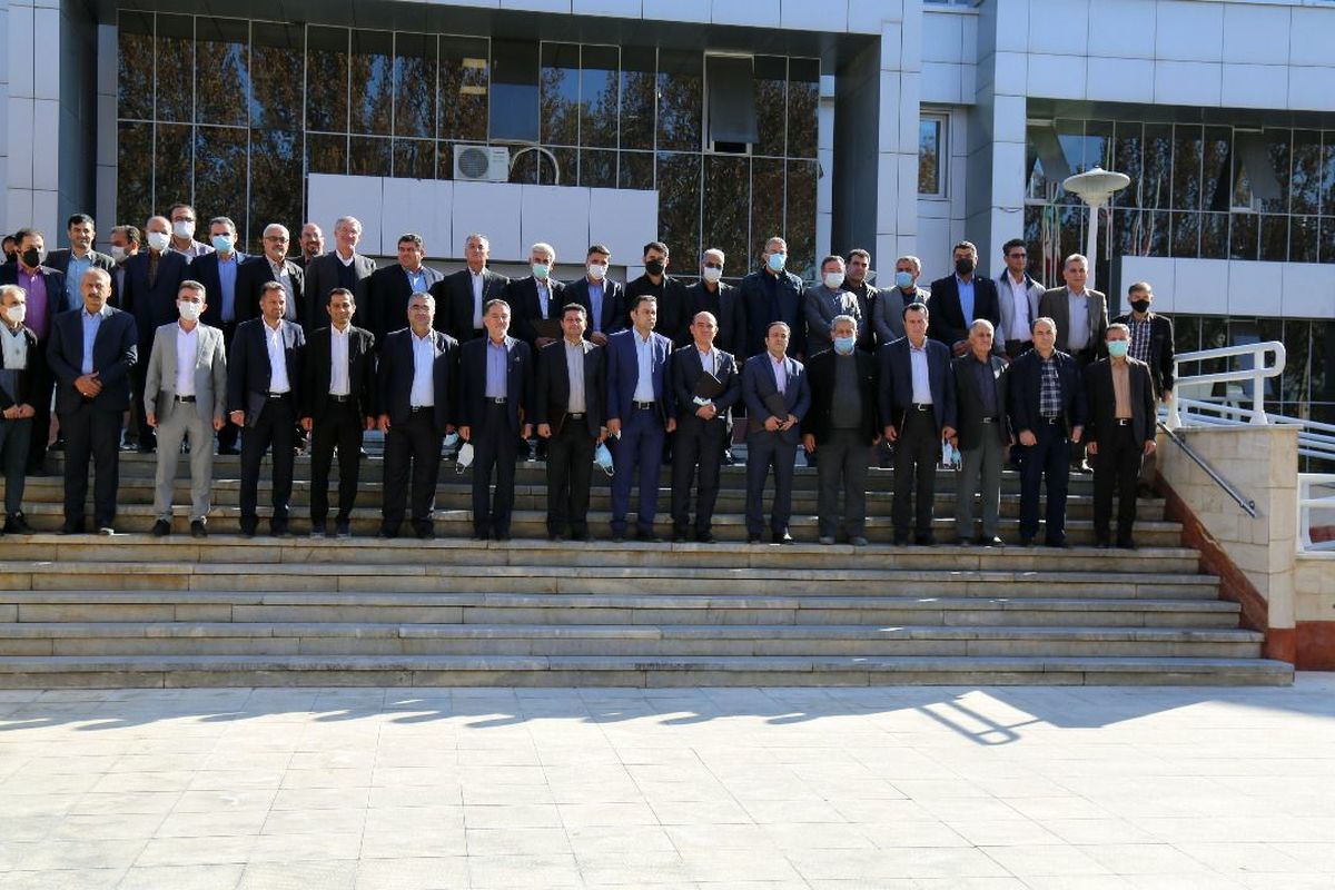 اعطای اعتبارنامه اعضای هیئت مدیره دوره نهم سازمان نظام مهندسی ساختمان آذربایجان‌غربی