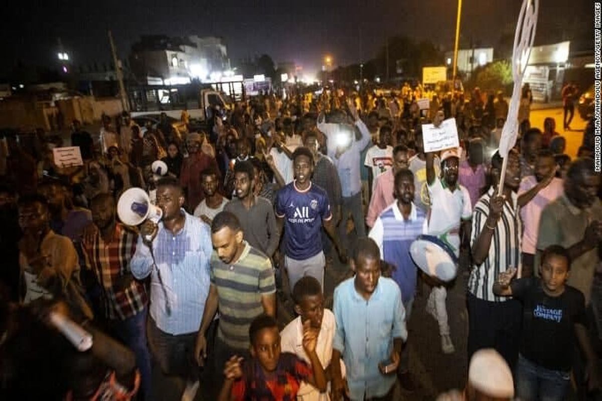 تظاهرات شبانه سودانی‌ها علیه کودتای نظامی
