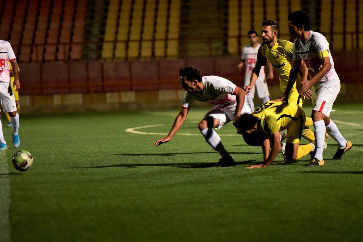 اعلام ورزشگاه محل برگزاری سه مسابقه لیگ دسته دوم