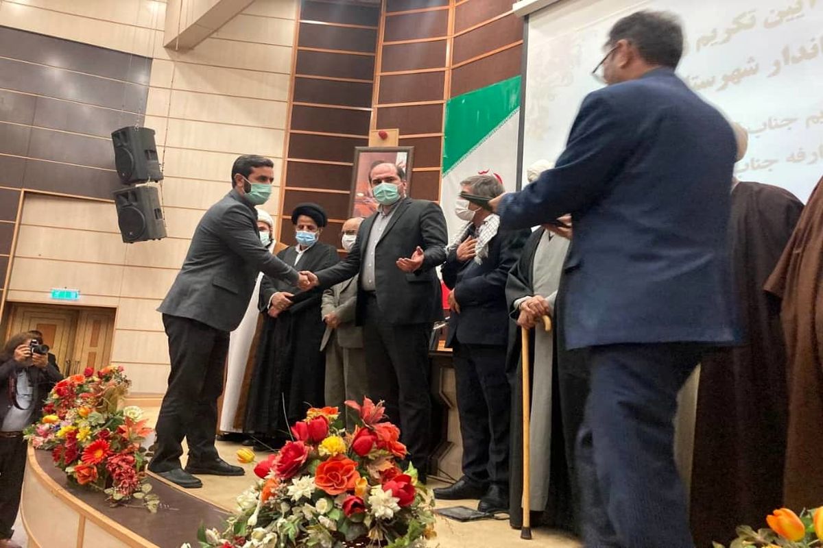 استفاده از نخبگان و جوانان اولویت کار فرماندار در اسلامشهر باشد