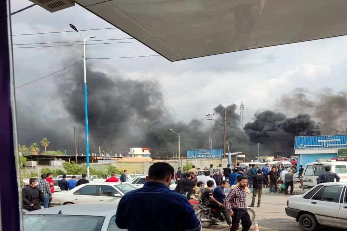 آتش سوزی در شرکت بهره برداری نفت و گاز مسجدسلیمان/ مصدومیت ۶ کارمند و حریق ۵ دستگاه خودرو سبک و سنگین