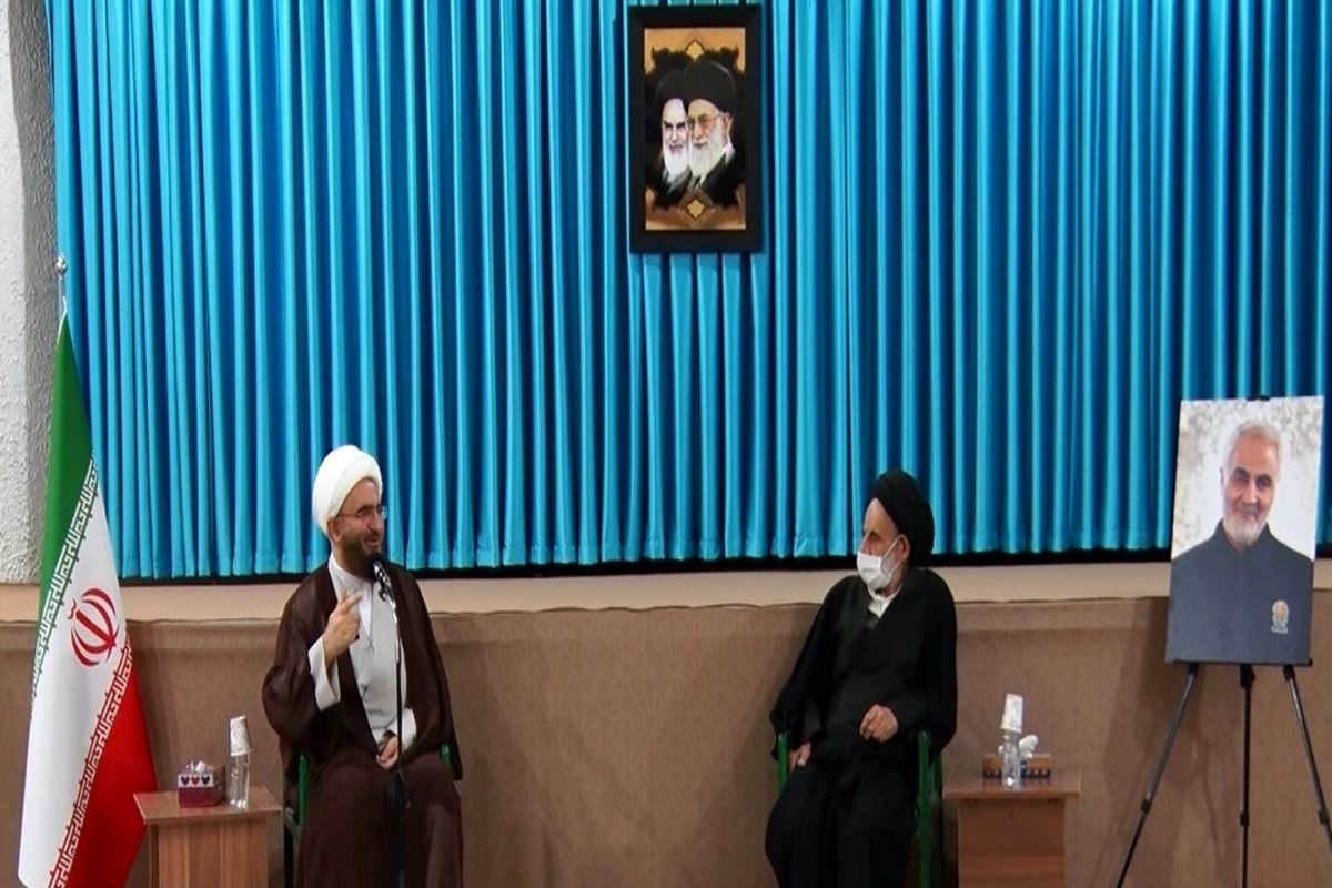 کار امامت جمعه راهبری میدان فرهنگی و اجتماعی است