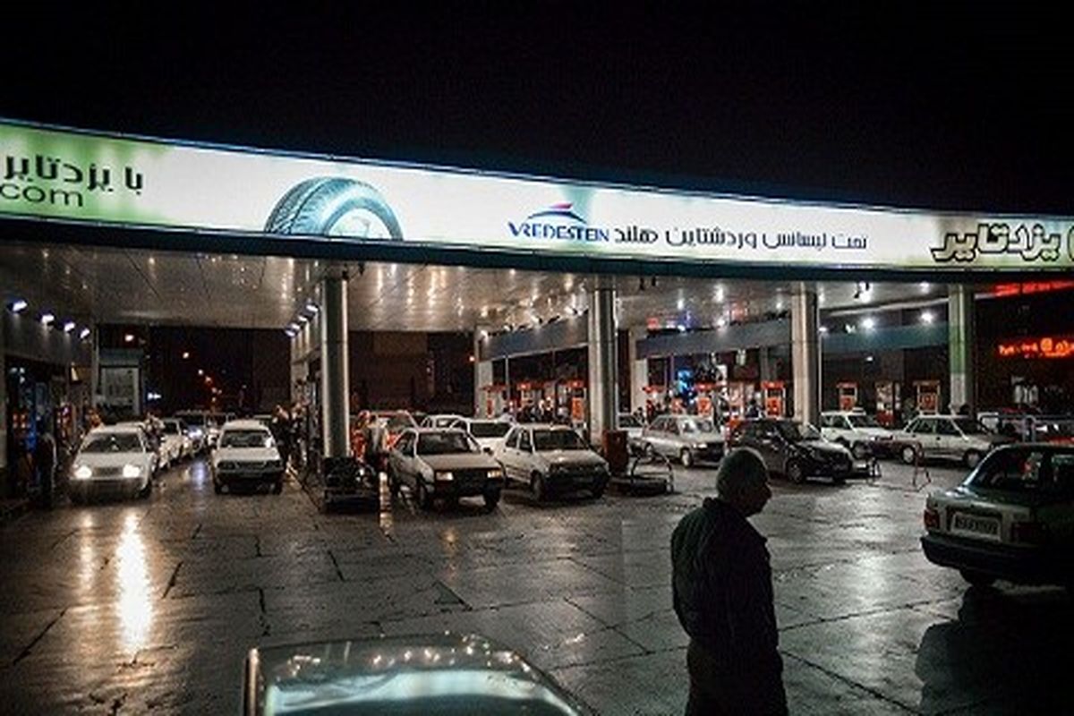 ۶۱ جایگاه سوخت در استان بنزین سهمیه‌ای توزیع می کنند