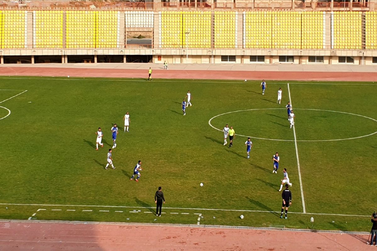 تیم فوتبال شمس آذر قزوین در خانه شکست را پذیرفت