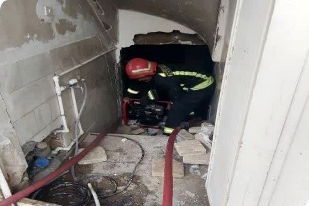 پایان حریق گسترده ۵ باب مغازه در قم