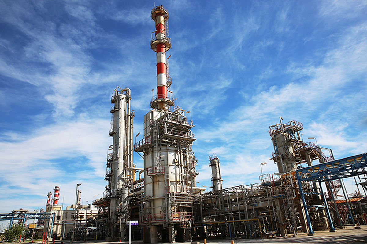 رئیس و اعضای کمیسیون انرژی از پالایشگاه نفت لاوان بازدید کردند