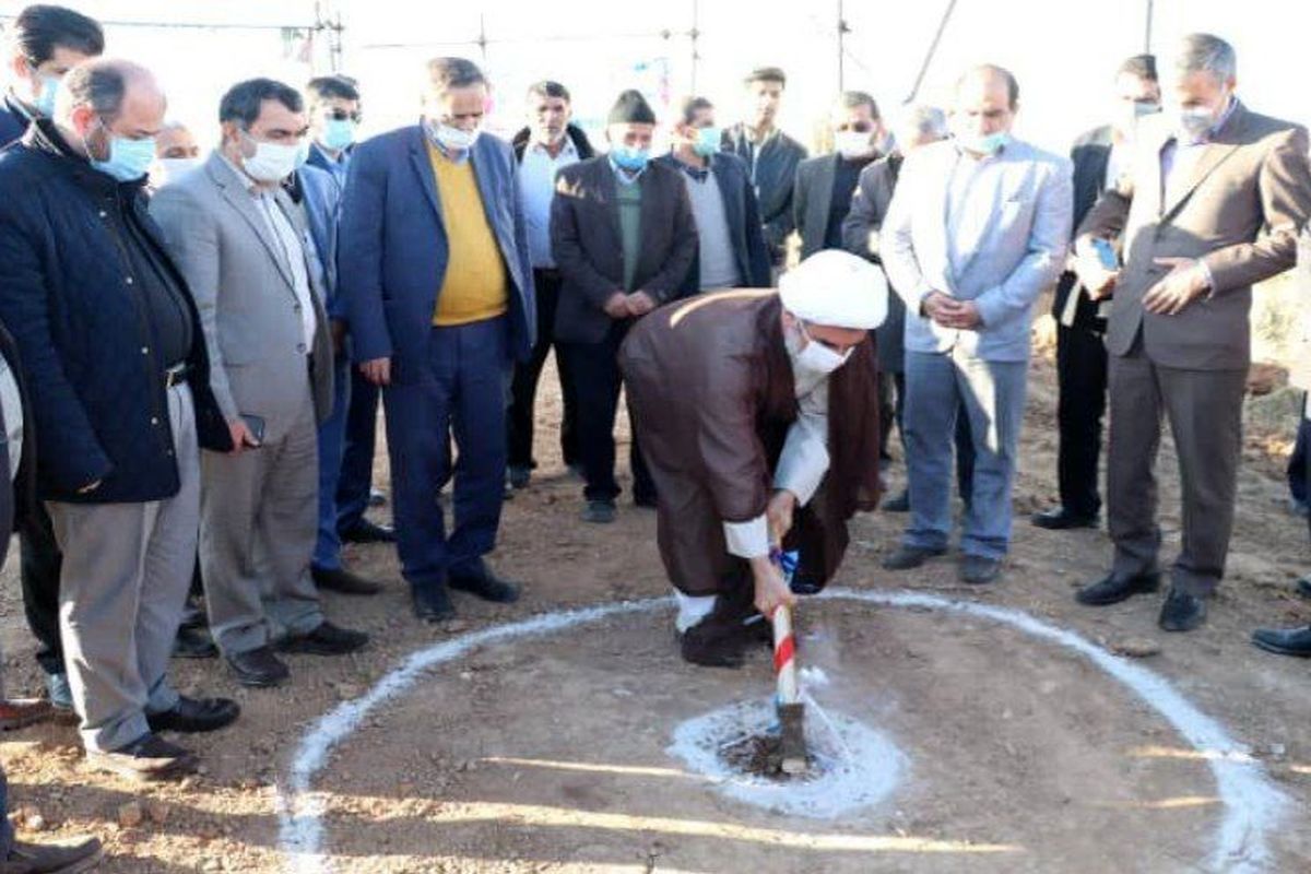 کلنگ احداث مخزن ۵۰۰ مترمکعبی در  بویین زهرا به زمین زده شد