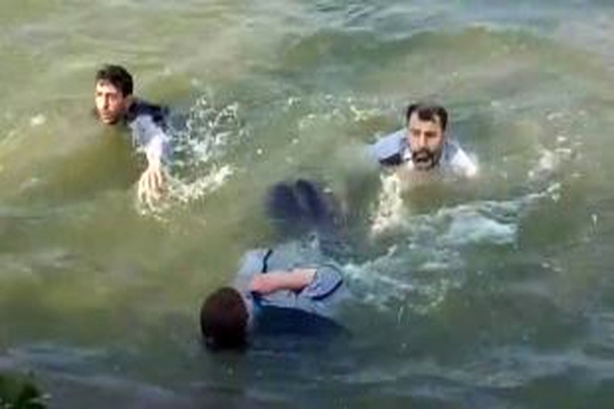 سقوط یک زن جوان در استخر لاهیجان