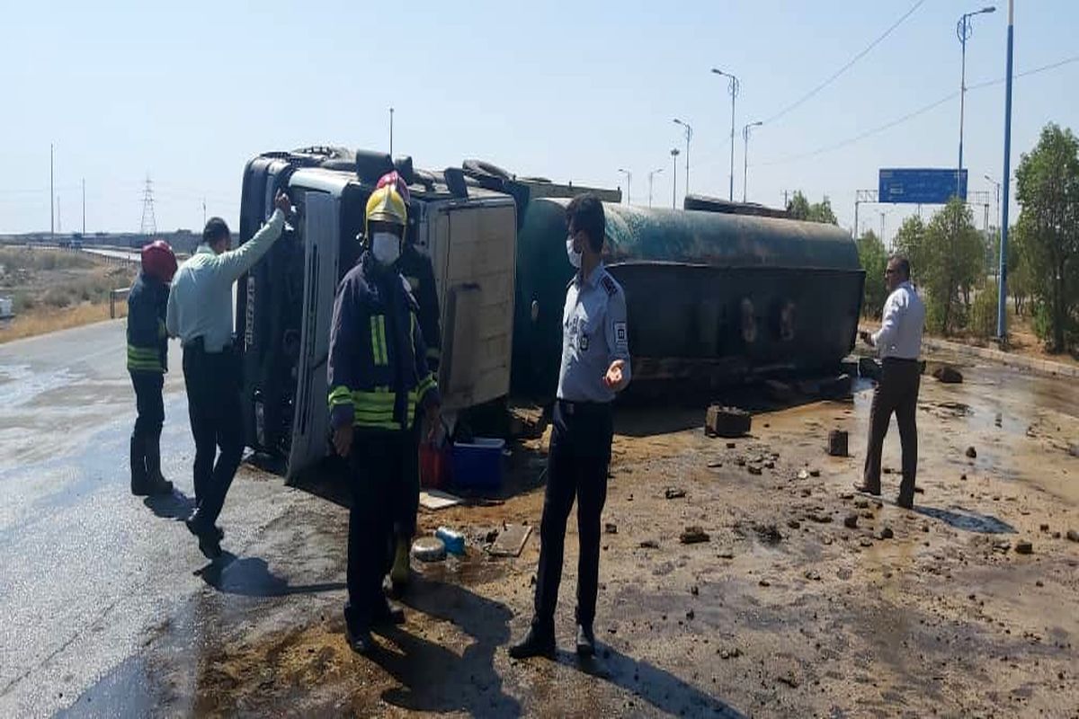 یک کشته بر اثر واژگونی خودرو تریلر در آزاد راه خلیج فارس