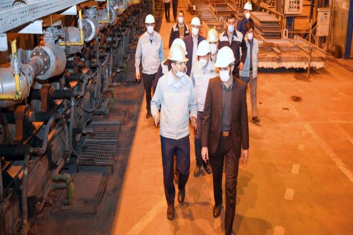 وزارت تعاون درصدد رفع موانع از سر راه صنعت فولاد کشور